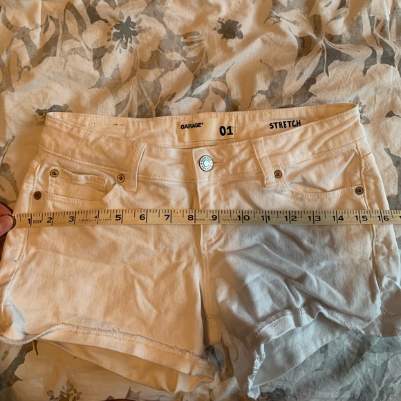 Garage Low Rise Jean Shorts (US 2) - Picture 4 of 10
